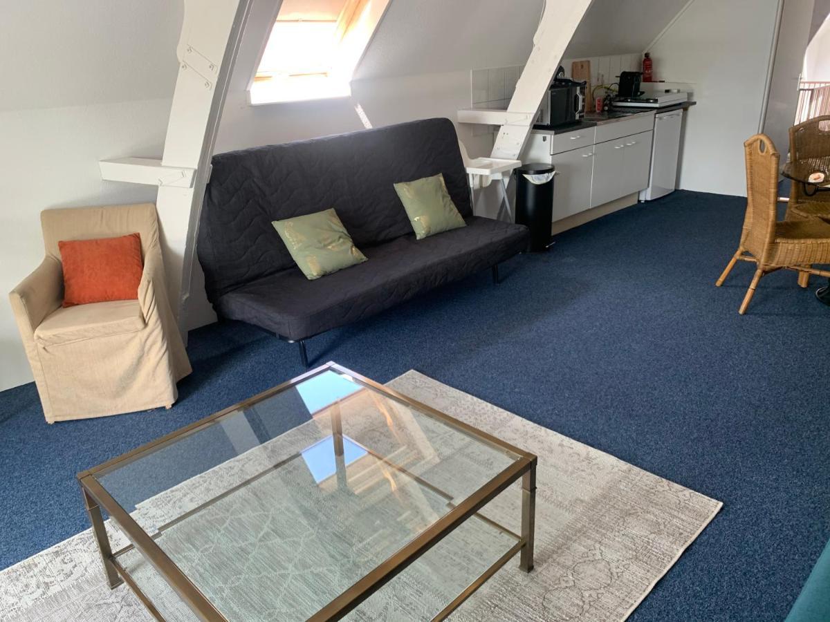Pakhuis Aan De Haven - Bakboord * Zierikzee